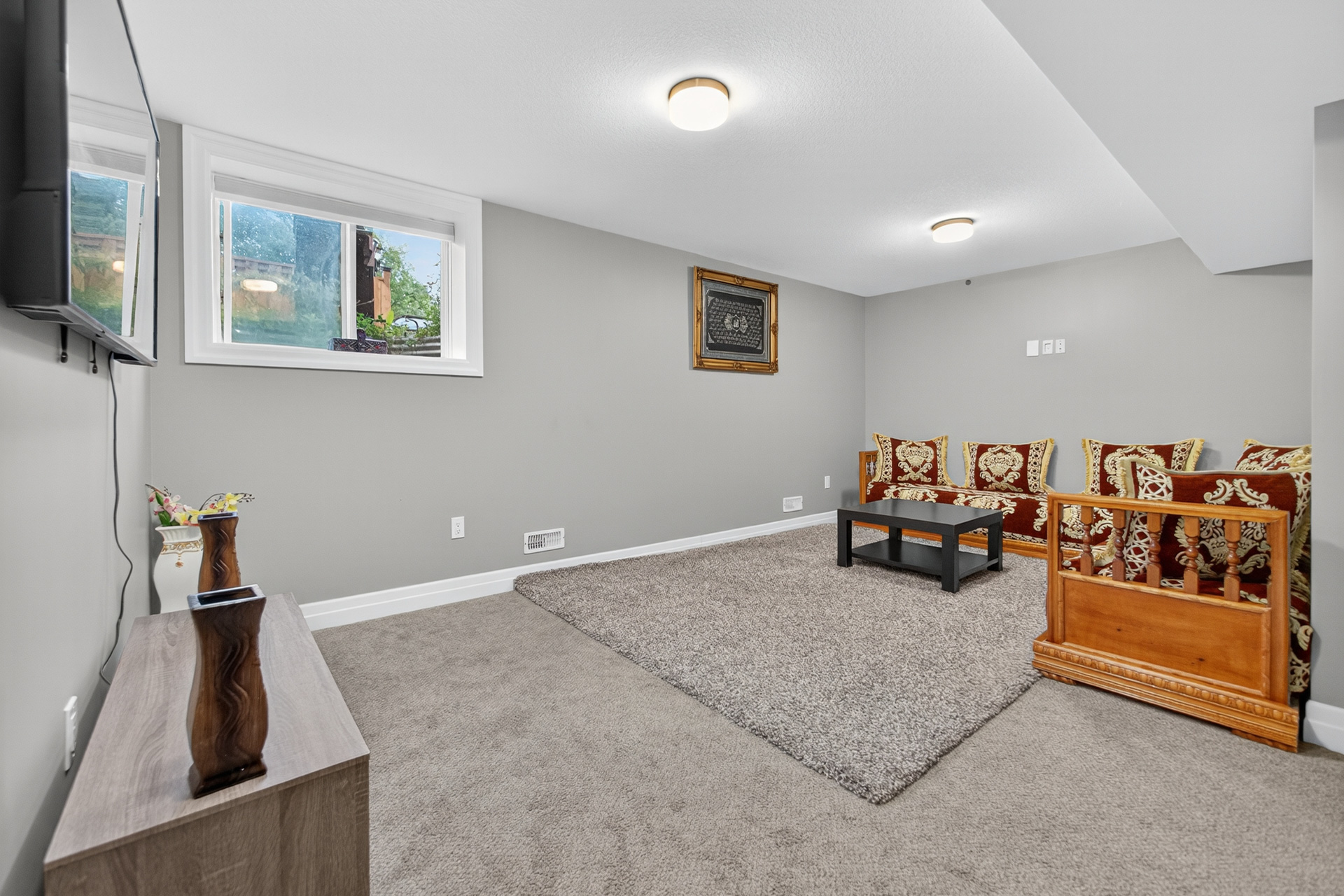 Front curb appeal of townhome